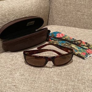 Gently worn Maui Jim stingray sunglasses